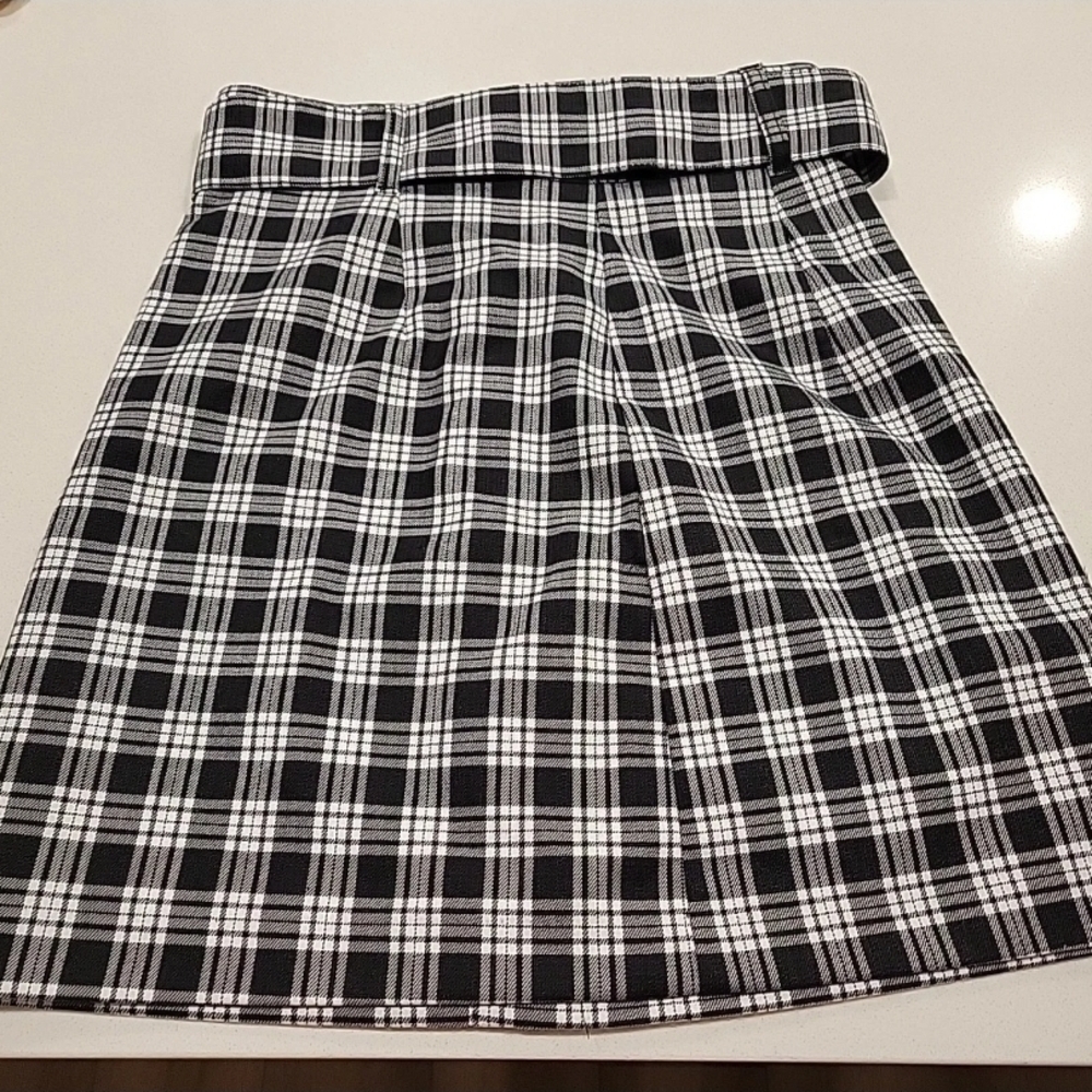 Divided H&M Black and White Plaid A-Line Skirt